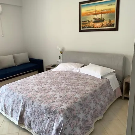 Apartment Rafael's '23 Himarë
